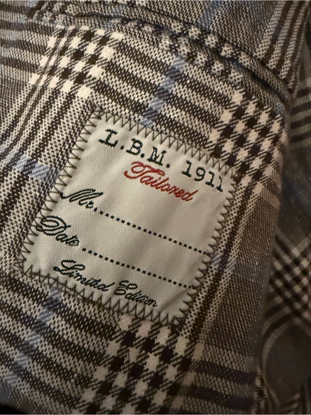 Men's Plaid Grey Plaid Blazer - Classic Tailored Jacket - Picture 6 of 6